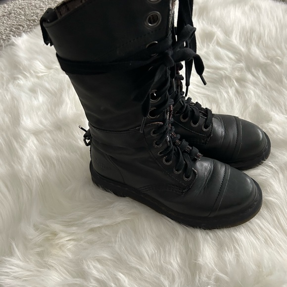 Dr. Marten’s Triumph boot with plaid lining size 6 (37) - Picture 7 of 15